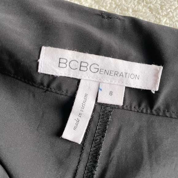 BCBG chic black shorts with pockets - Picture 7 of 8